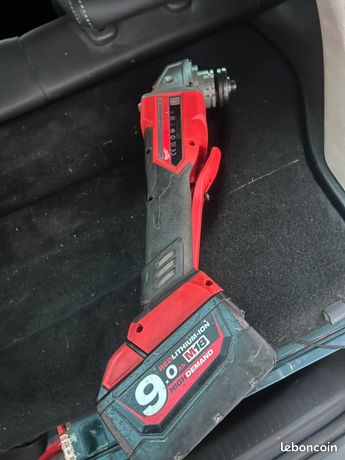 Meuleuse Milwaukee plus batterie 9 ah
