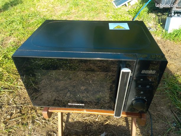 Micro onde Schneider /