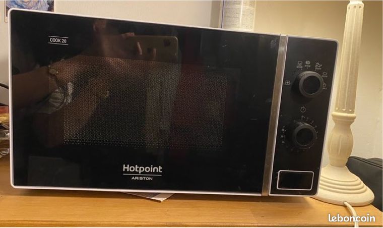 Micro onde très bon état