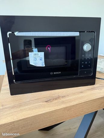 Micro Ondes Bosch neuf jamais servi