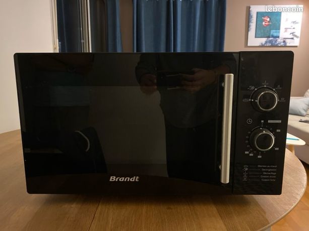 Micro ondes Brandt Noir 26l
