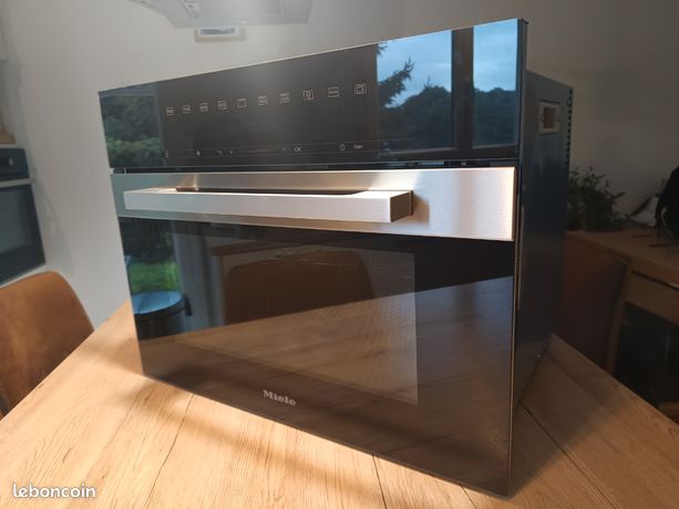 Micro-ondes encastrable haut de gammeM 7244 TC Inox/CleanSteel