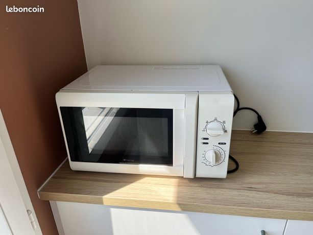 Micro-ondes endommagé