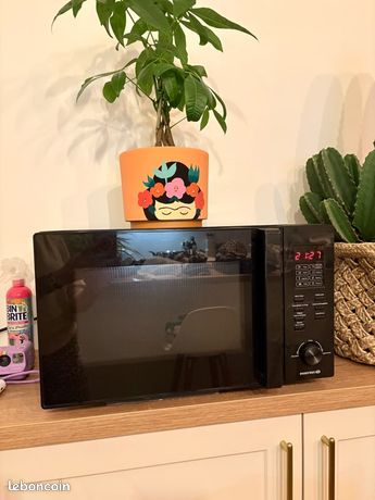 Micro-ondes EssentielB noir Très bon état