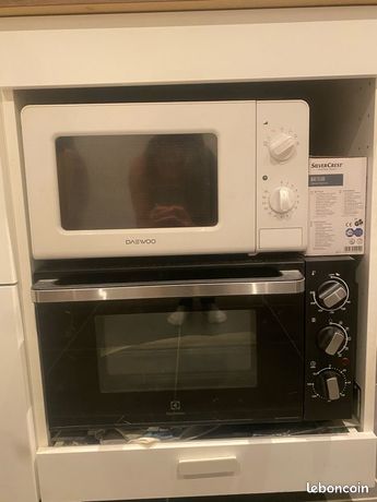 Micro-ondes + four en lot bon état fonctionne parfaitement