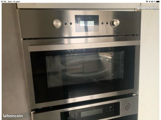 Micro-ondes four IKEA en très bon état Voir photos