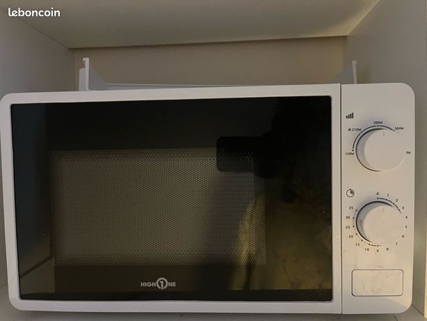 Micro-ondes High One Simple et pratique