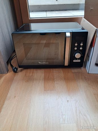 Micro-ondes Moulinex MO28ESMIR2 servi 3 mois
