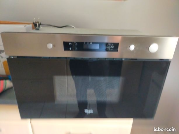 Micro ondes Whirlpool encastrable