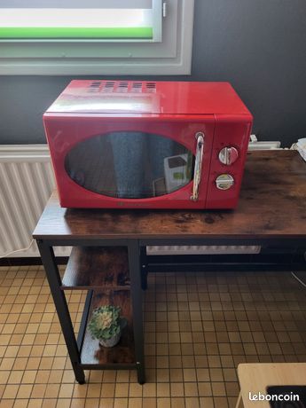 Micro onde rouge