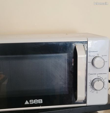 Micro onde Sébastien 20 l