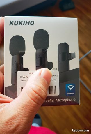 Microphone Lavalier sans Fil pour iPhone/iPad/Android 2 Émetteurs Réduction de Bruit Plug-and-Play Micro Clip pour Enregistrements Vidéo Podcast Youtube TikTok Vlog