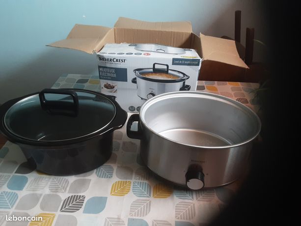Mijoteuse électrique état neuf jamais utilisé 10euros