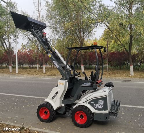 Mini chargeuse valet de ferme telescopic articulé