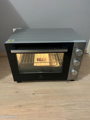 Mini-Four Électrique Electrolux ESO939