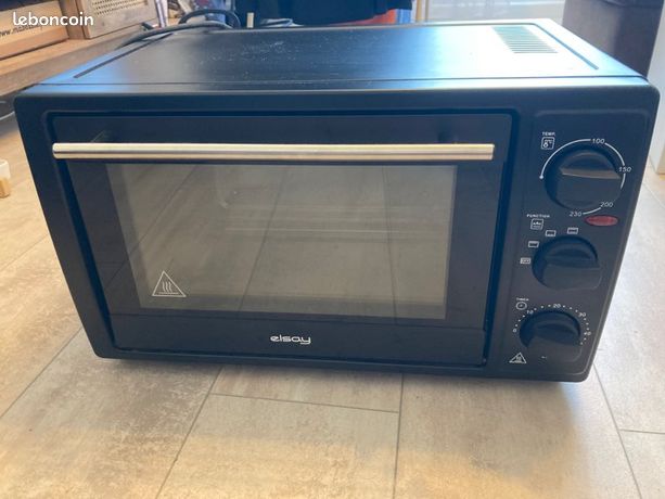 Mini Four fonctionnel idéal pour les étudiants ou les petits espaces