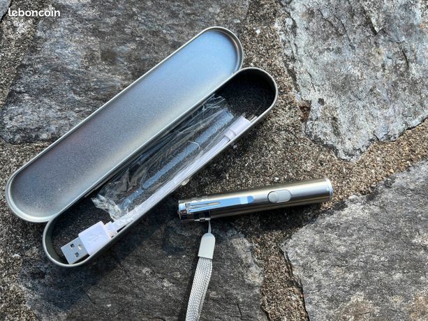 Mini Lampe de poche LED rechargeable en acier inoxydable avec clip de poche + câble USB