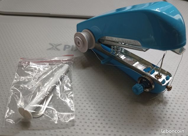 Mini machine à coudre portable