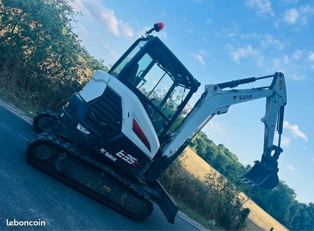 Mini pelle bobcat E35
