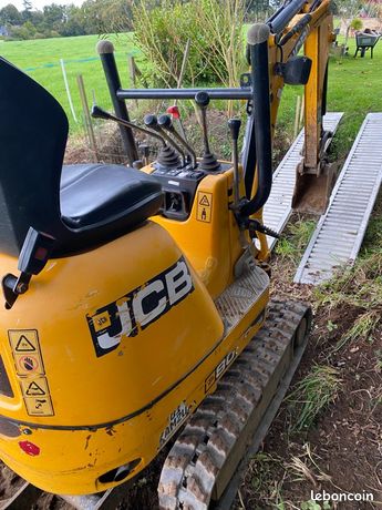 Mini pelle jcb