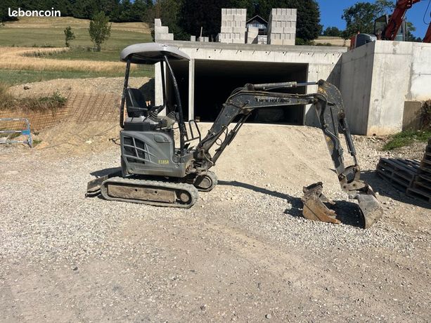 Mini pelle New Holland