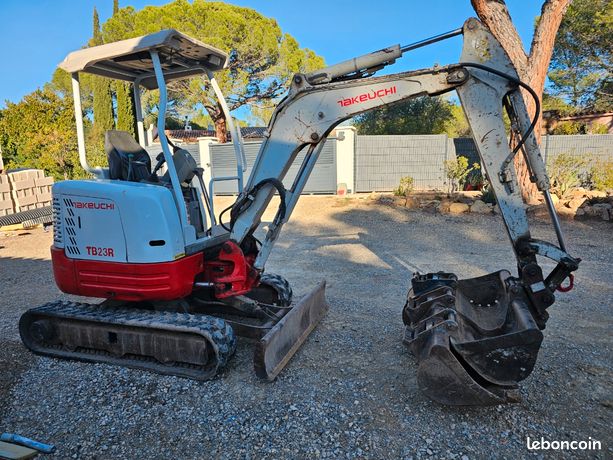 Mini pelle tackeuchi tb23r 2.42t