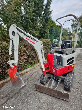Mini pelle Takeuchi TB210R 12T 400h Très bon état