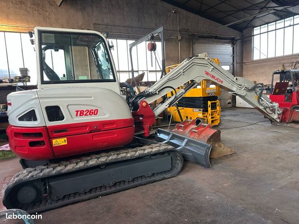 Mini pelle Takeuchi TB260-2 power-tilt Martin 3 godets