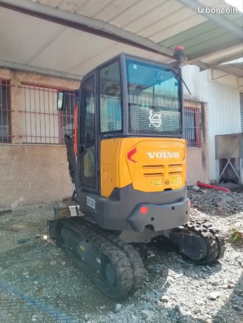 Mini-pelle Volvo ECR25D Année 2023