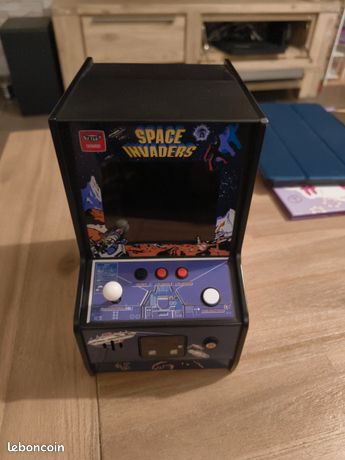 Mini arcade space invaders