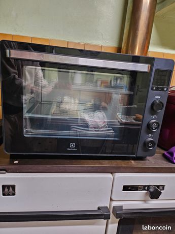 Mini four electrolux