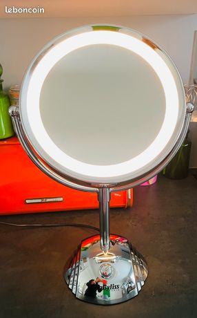 Miroir babyliss lumineux et grossissant