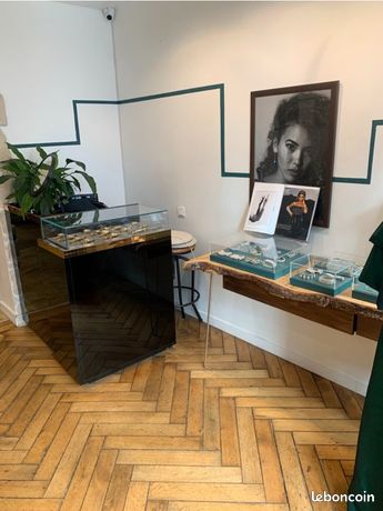 Mobilier boutique bijoux de créateurs