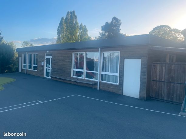 Modulaire préfabriqué 2 pièces + bloc sanitaire 140 m à vendre