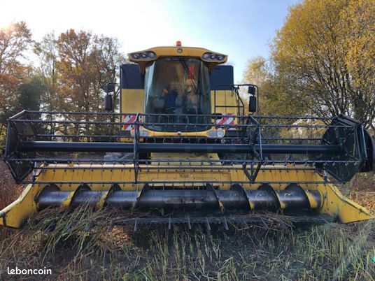Moissonneuse batteuse - New Holland CS 6050 RS