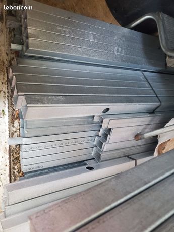 Montant fourure rail lisse placolots