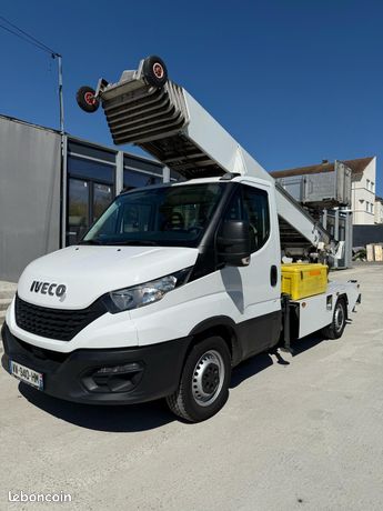 Monte meubles bocker HL34 sur iveco