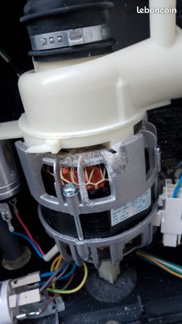 Moteur de lave-vaisselle