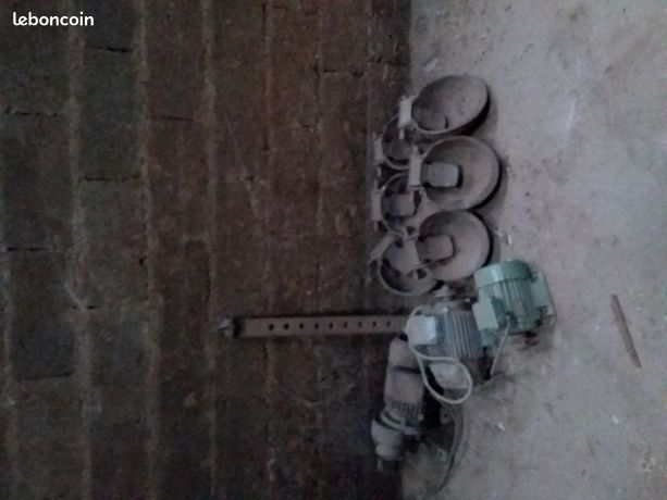 Moteurs et abreuvoirs gustin en bon état