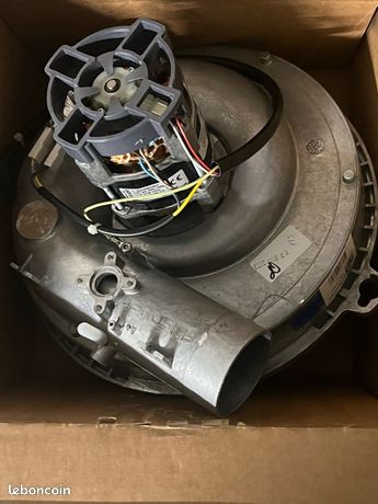 Motoventilateur frisquet dans le carton