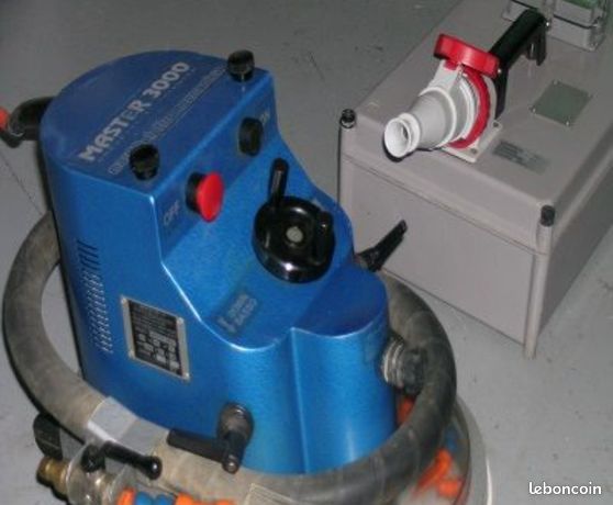 Moulureuse triphasée