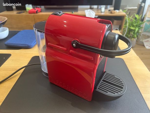 Nespresso Krups Inissia Rouge Très bon état