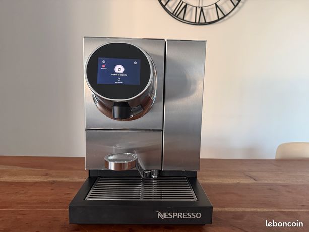 NESPRESSO Machine à café Momento 100