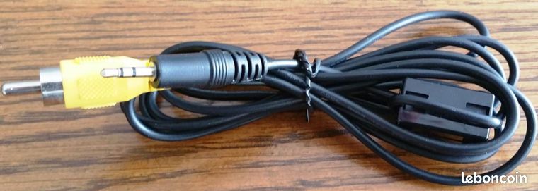 1 Cordon mâle -mâle RCA / JACK diamètre 25 mm Connecteur adaptateur longueur 180 cm Jamais servi