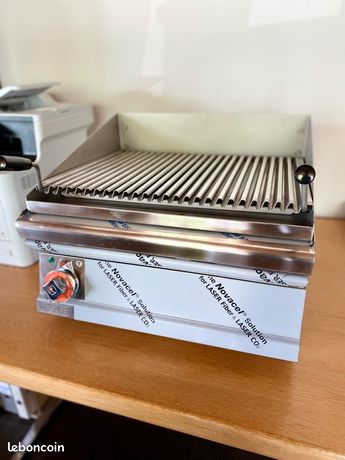 NEUF : Grill triphase électrique 6.3 kW (CWT-66ET) LOTUS