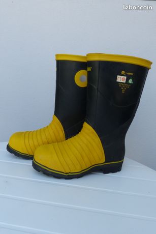 NEUVES. Bottes VIKING de Sécurité Bricolage Travaux forestiers Jardin... Pointure 42.5