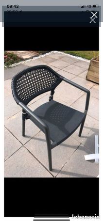 Neuves chaises restaurant bar bistrot fabrication française marque Vauzelle