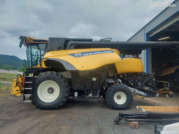 New Holland CR 8.90