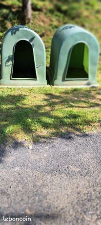 Niches à veaux ou chiens