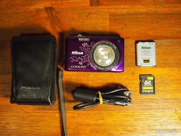 Nikon coolpix s2700 avec des accessoires